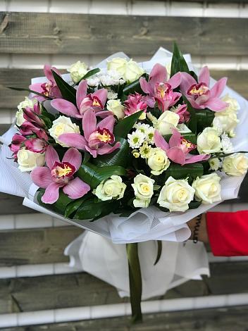 Букет цветов из: Розы и Хризантемы в Думиничи