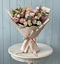 Букет цветов из:  Розы и Лизиантусы в Думиничи