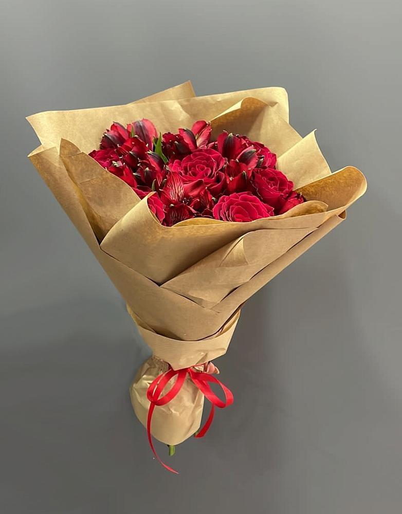 Букет цветов из: Альстромерии и Розы в Думиничи