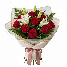 Букет цветов из:  Лилии и Розы в Думиничи