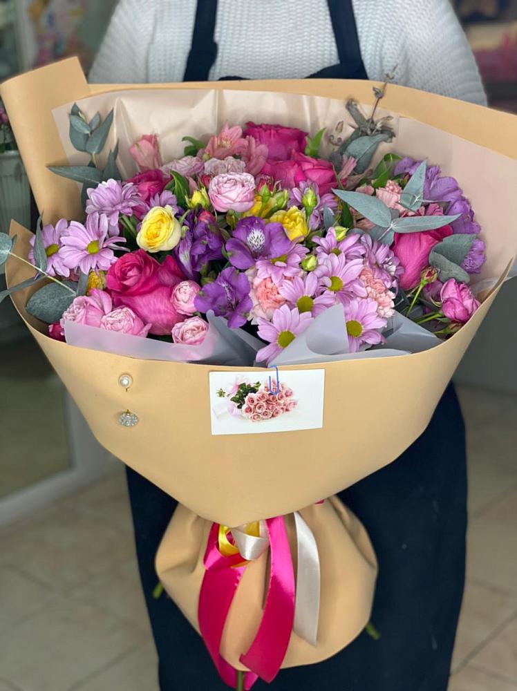 Букет цветов из: Хризантемы, Гвоздики и Альстромерии в Думиничи