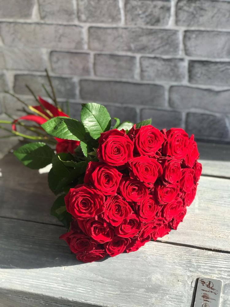 Букет Красные розы Фридом в Думиничи