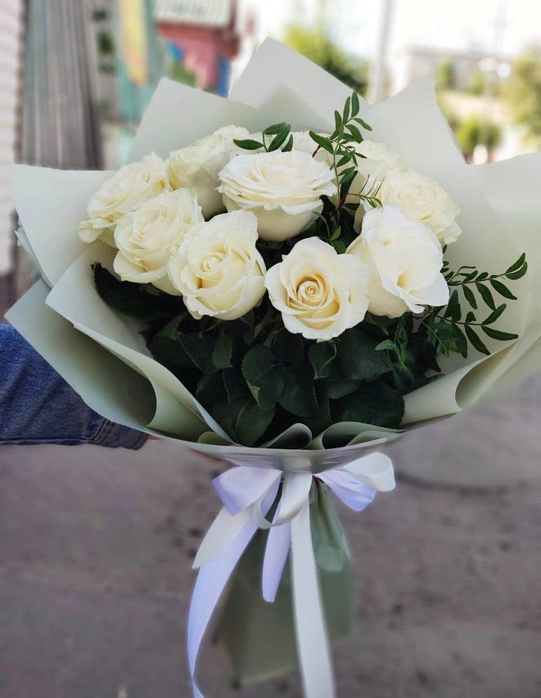 Букет Белые розы Проуд в Думиничи