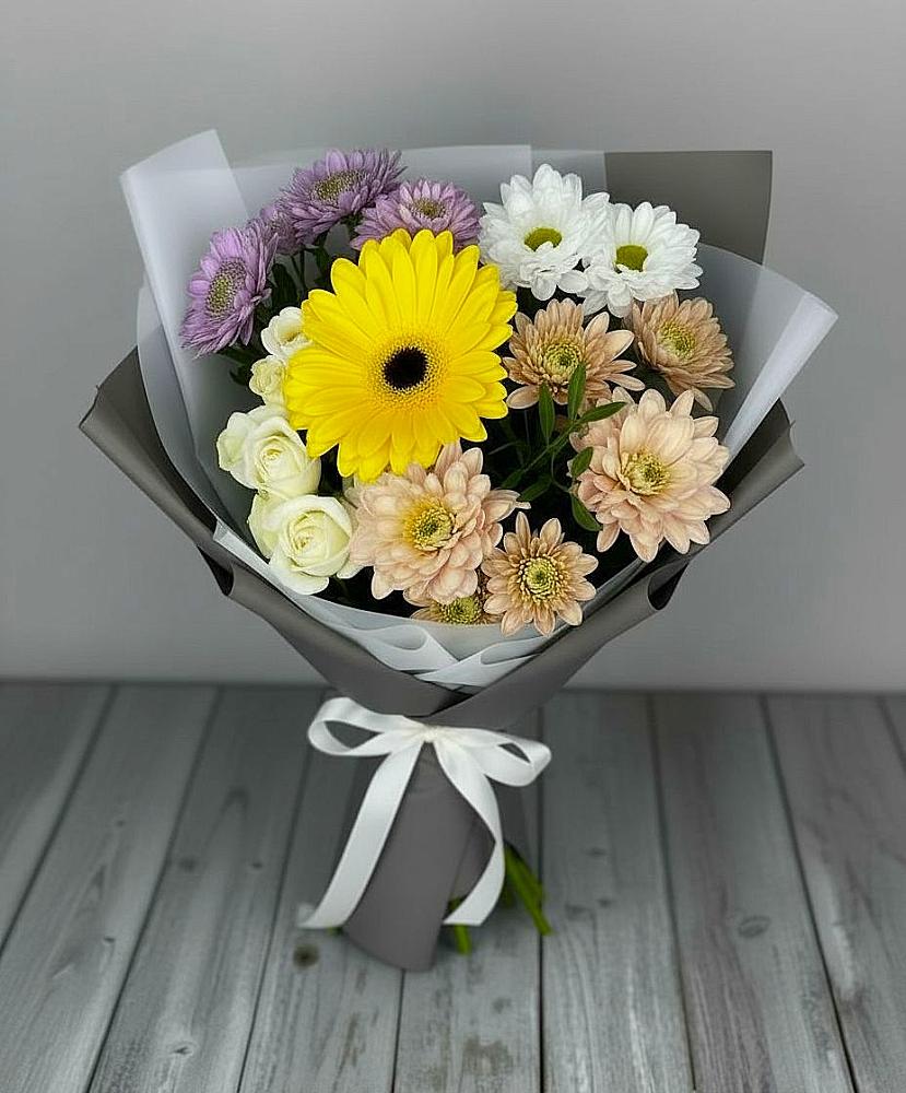 Букет цветов из: Розы, Герберы и Хризантемы в Думиничи