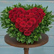 Цветочная композиция из Розы в виде сердца в Думиничи