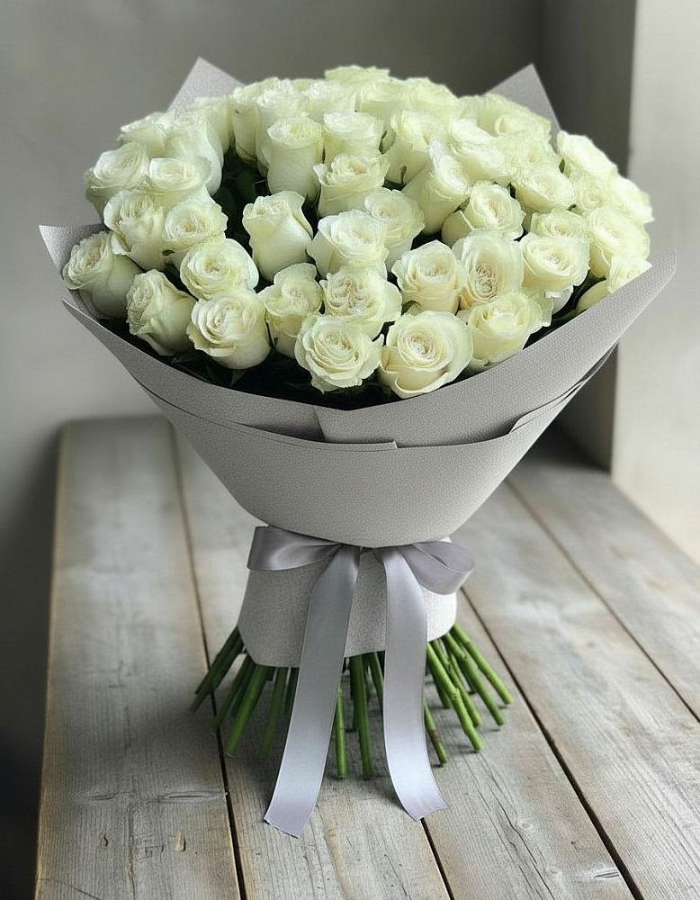 Букет 35 Белых роз в Думиничи