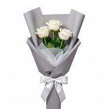 Букет 3 белые розы в Думиничи