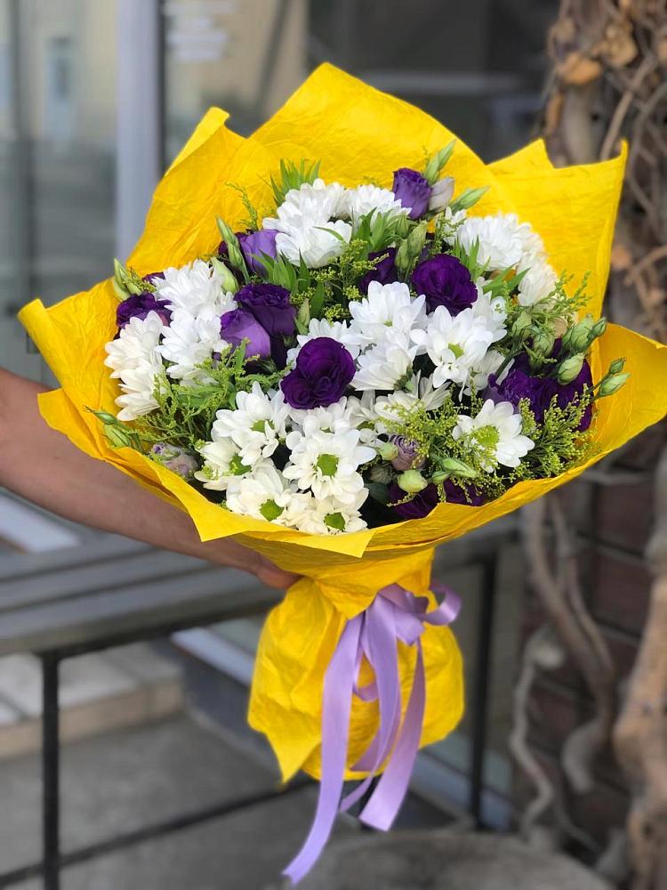 Букет цветов из: Ирисы, Хризантемы и Ромашки в Думиничи
