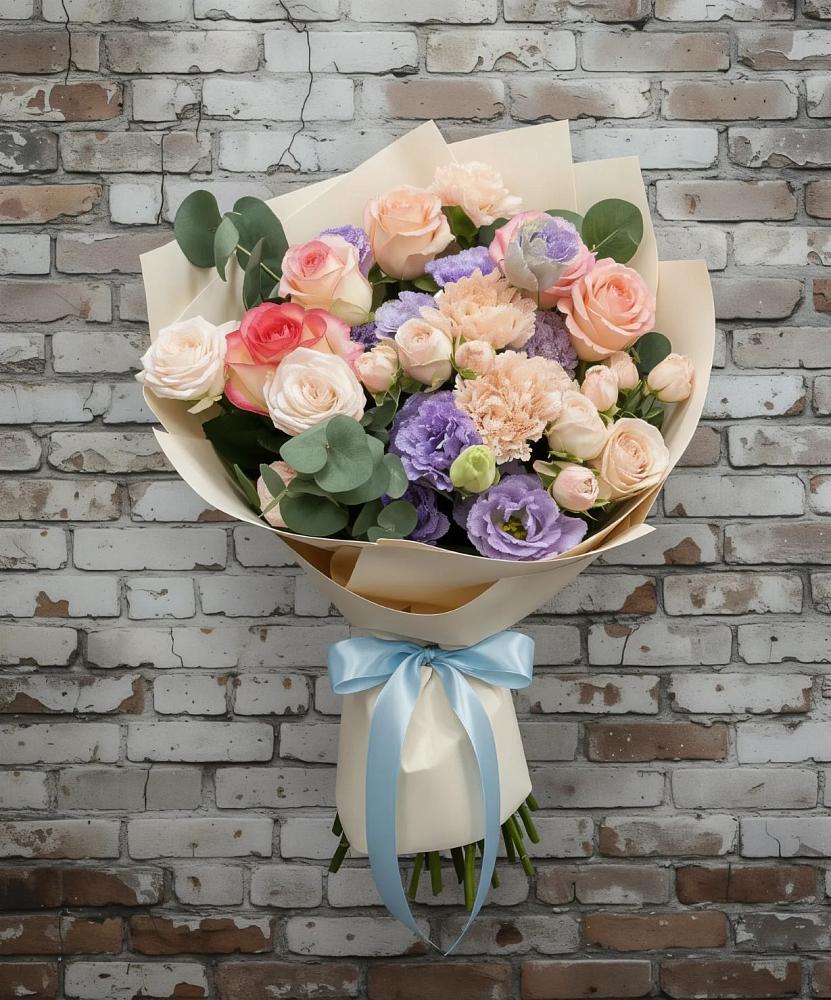 Букет цветов из: Розы, Лизиантусы и Гвоздики в Думиничи