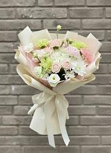 Букет цветов из:  Гвоздики, Розы, Лизиантусы и Хризантемы #REPLACE_PRED# Думиничи