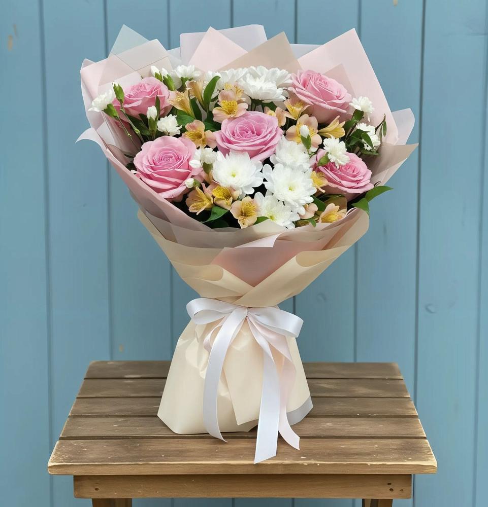 Букет цветов из: Гвоздики, Орхидеи и Розы в Думиничи