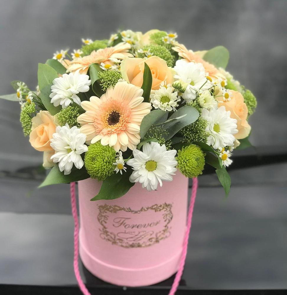 Цветочная композиция из Розы, Герберы и Хризантемы в шляпной коробке в Думиничи