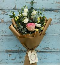 Букет цветов из:  Розы и Лизиантусы в Думиничи