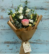 Букет цветов из:  Розы и Лизиантусы в Думиничи