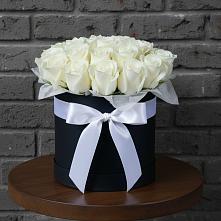 Цветочная композиция из Розы в шляпной коробке в Думиничи