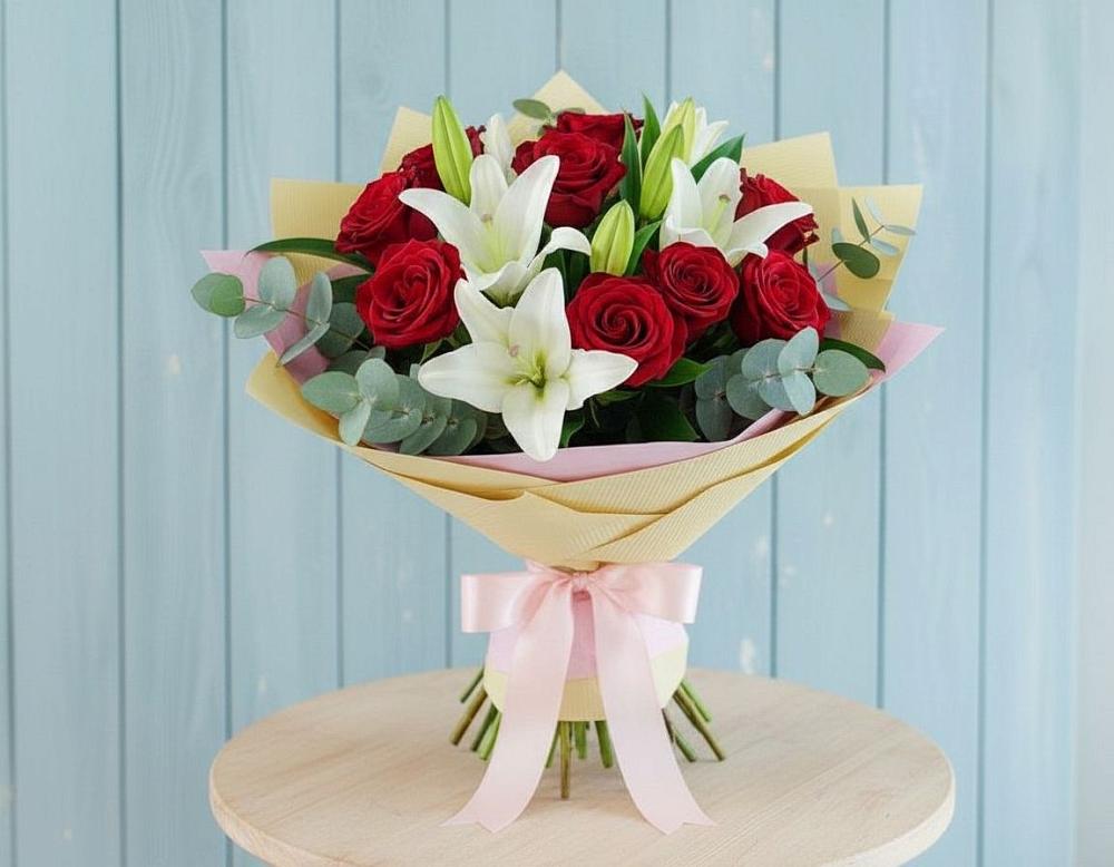 Букет цветов из: Лилии и Розы в Думиничи